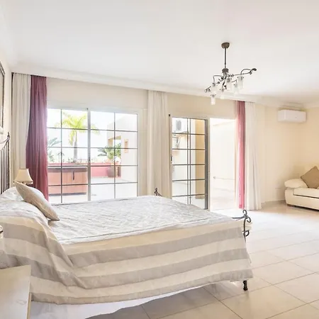 Terrazas Del Duque Sunset אדחה